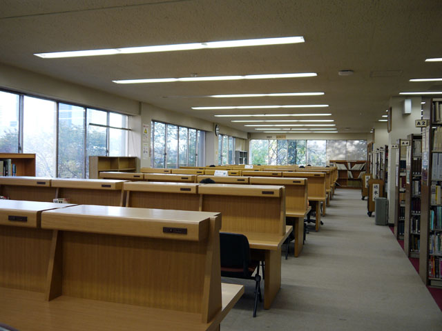 東京海洋大学の図書館