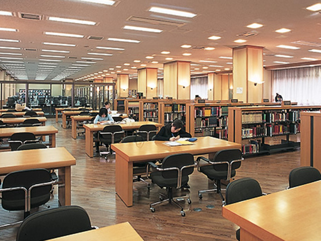 京都文教大学の図書館
