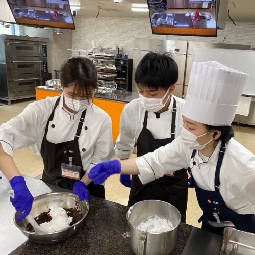 オープンキャンパスでおいしいに出逢おう!!スイーツ・フード・ドリンクをつくろう／札幌ベルエポック製菓調理専門学校