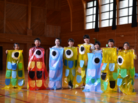 和歌山県 田辺市立咲楽(さくら)小学校 全児童のみなさん1