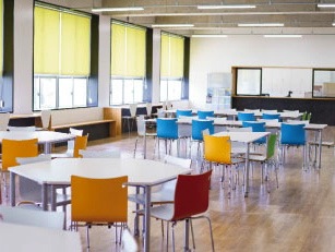 【アネックス共創館2F・地域研究所】学生の自習室やアクティブラーニングのスペースとして開放されています。