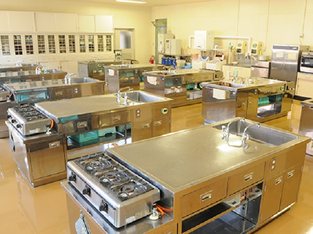 花川キャンパス：調理実習室