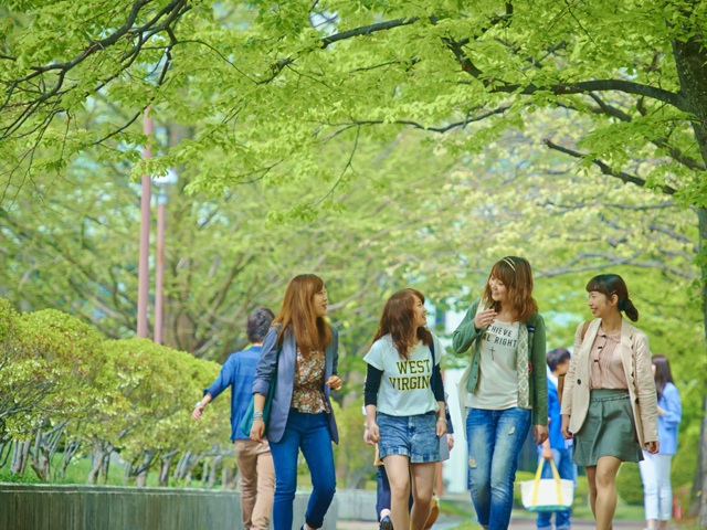 四季折々の風景を楽しむことができる緑豊かなキャンパスです。