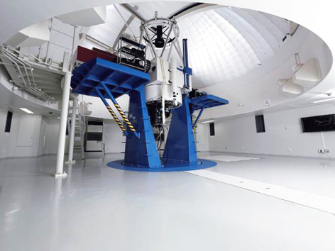 【神山天文台】国内の私立大学では最大となる口径1.3メートルの反射式望遠鏡（荒木望遠鏡）を備えた天文台。教育や研究に利用するほか、地域へも開放しています。