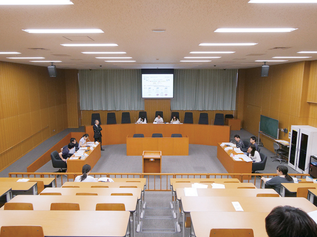 模擬法廷教室（世田谷キャンパス）