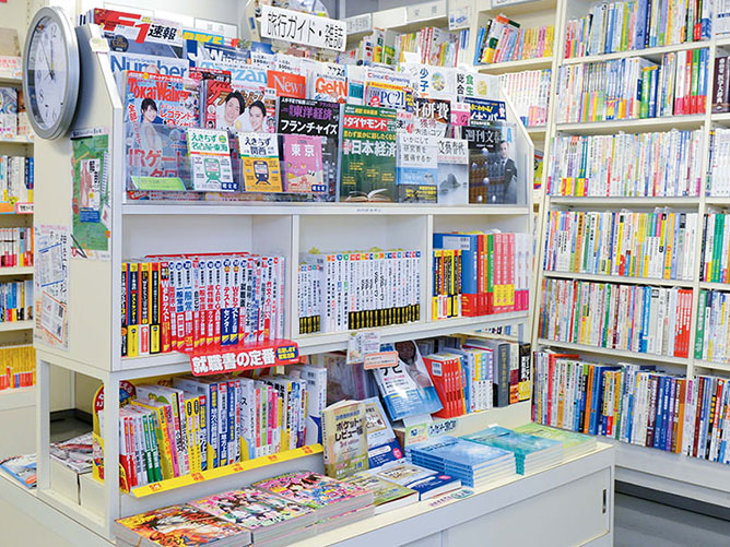 書店（千代崎キャンパス）：問題集・参考書はもちろん、一般書籍・雑誌・文房具も取り扱っています