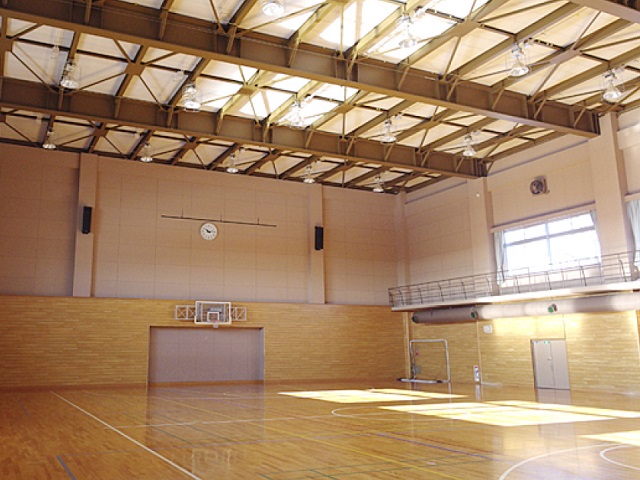 体育館：スポーツ大会や部活動に利用される体育館