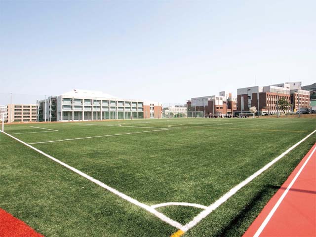 九州国際大学のスポーツ施設