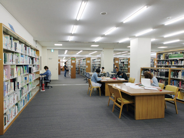 三重大学の図書館
