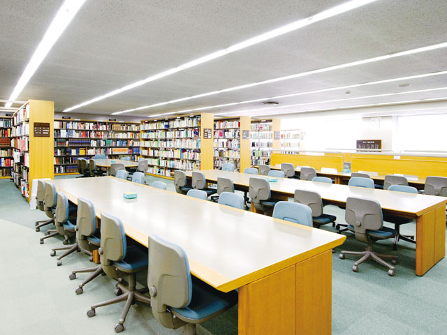 桐朋学園芸術短期大学の図書館