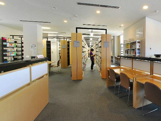 長崎国際大学の図書館