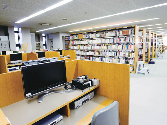 桐朋学園芸術短期大学の図書館