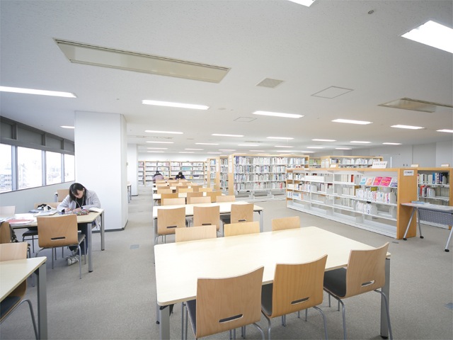 国際医療福祉大学（福岡）の図書館