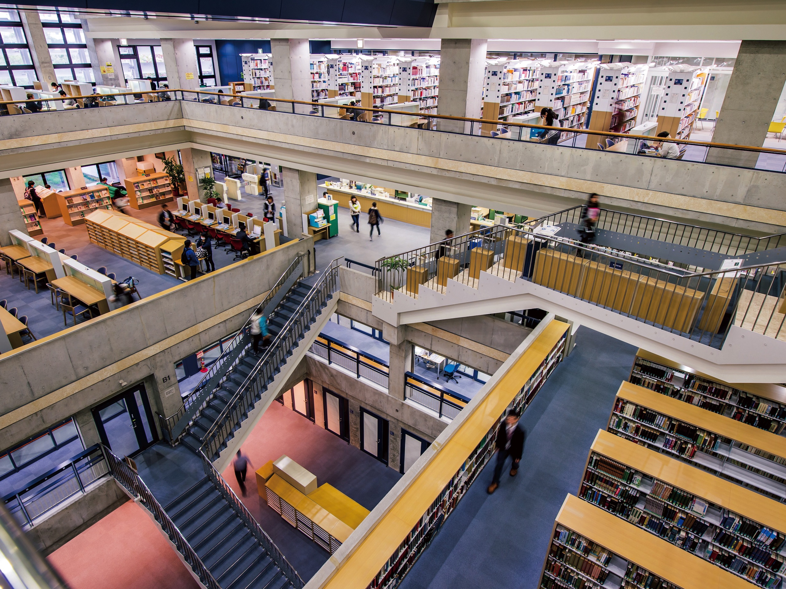 沖縄国際大学の図書館