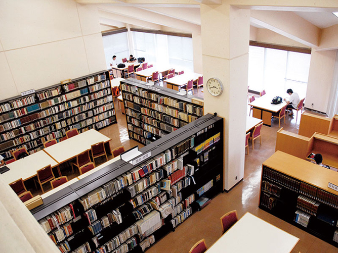 国際武道大学の図書館