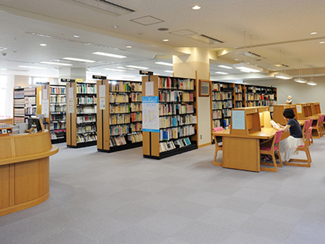 桜の聖母短期大学の図書館
