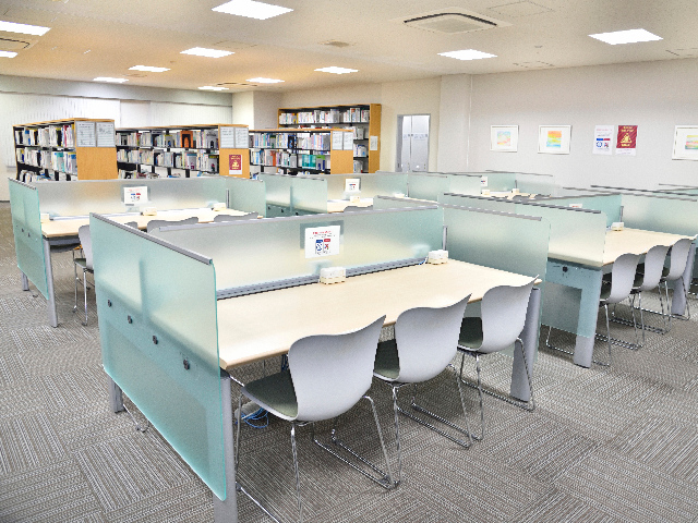 大阪保健医療大学の図書館