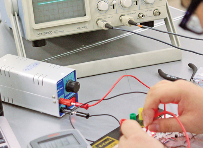 電気・電子回路製作実習ルーム