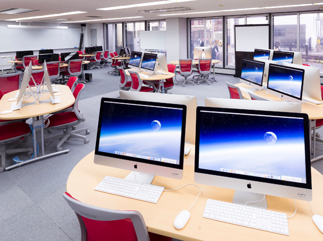 Apple社製品の開発に対応した「Mac室」。