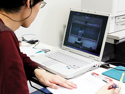 すべての授業を録画し、放課後など自由なタイミングで再確認できる授業録画システムを導入しています。