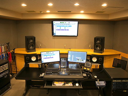 Pro Toolsスタジオ 「STUDIO MINT」。多くのレコーディングスタジオで使用されている「Pro Tools HD」を搭載したコンソール・Avid S6 M10を導入。